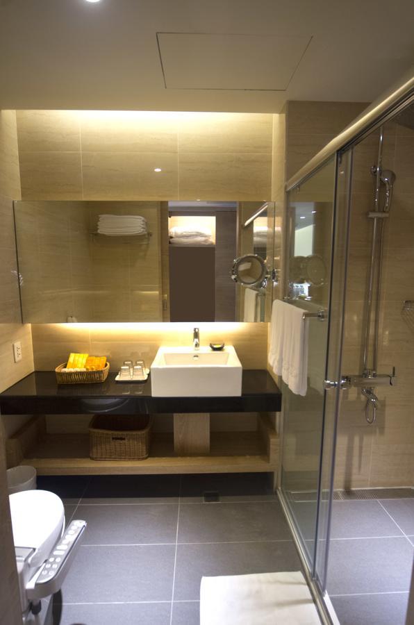 Naruwan Galaxy Hotel T'ai-tung Esterno foto