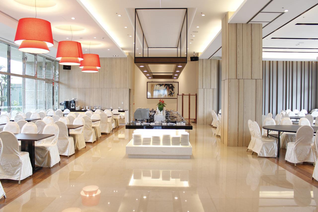 Naruwan Galaxy Hotel T'ai-tung Esterno foto