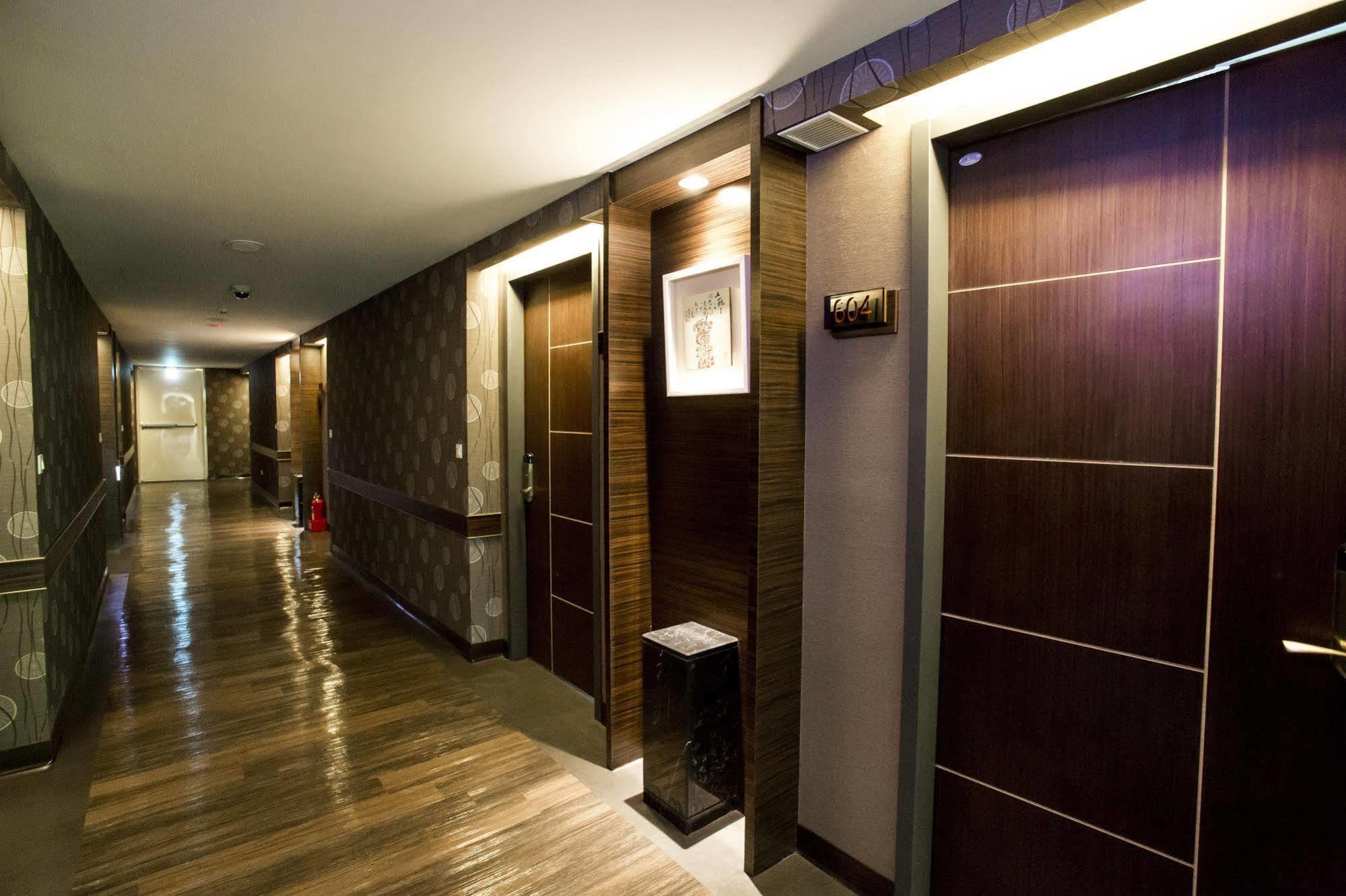 Naruwan Galaxy Hotel T'ai-tung Esterno foto