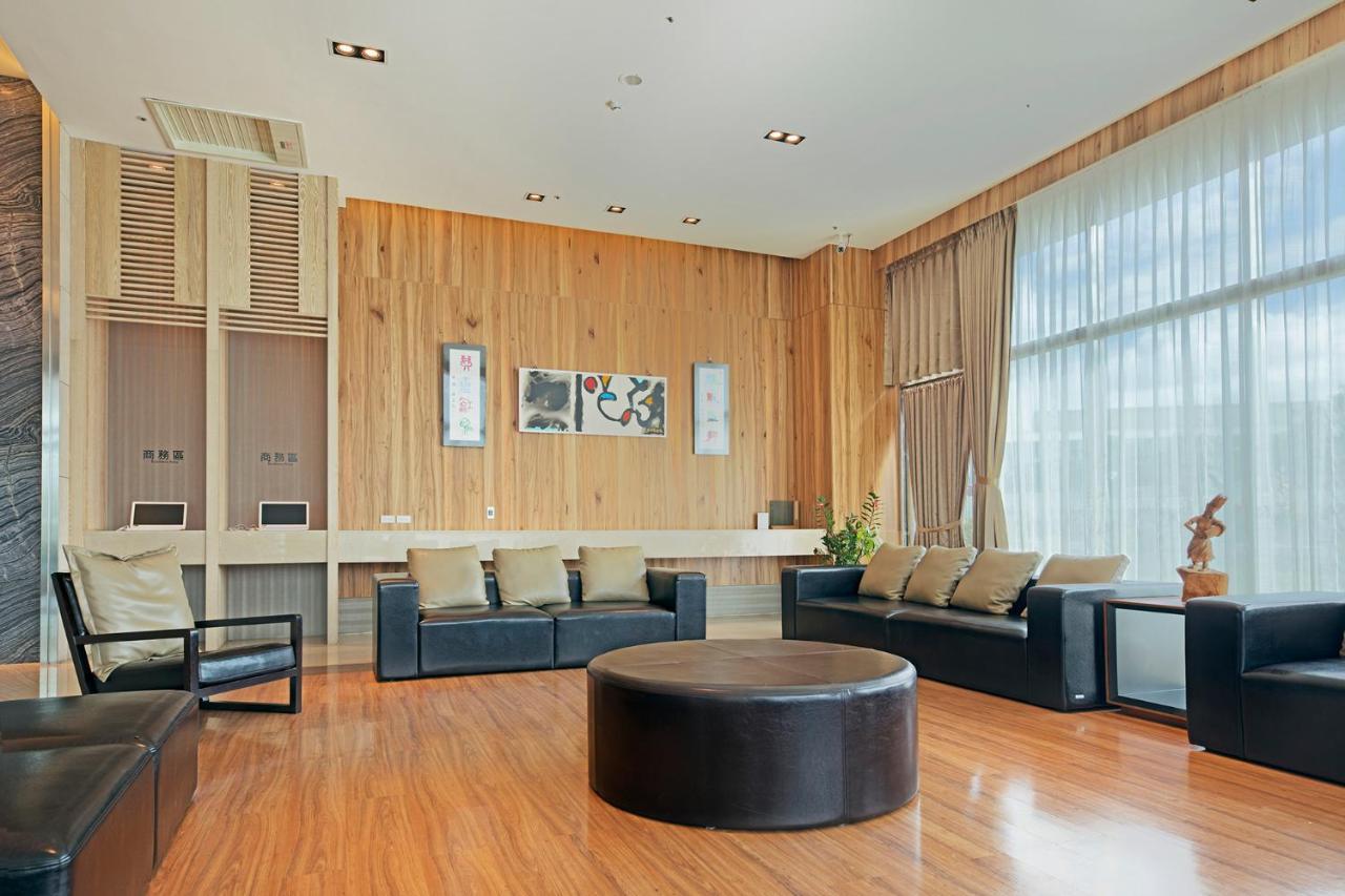 Naruwan Galaxy Hotel T'ai-tung Esterno foto